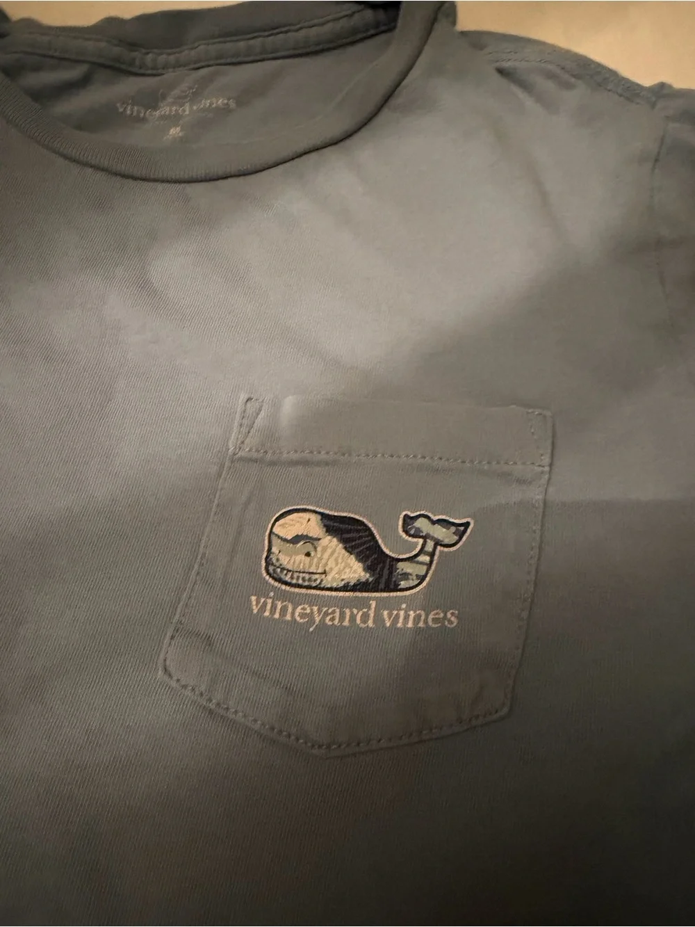 Boys medium whale vineyard vibes logo tshirt pocket short sleeve